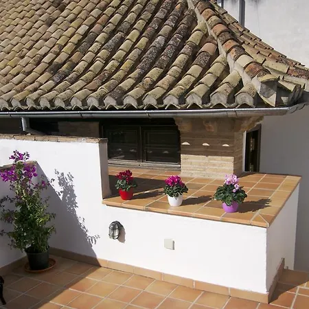 Gumiel Apartment *